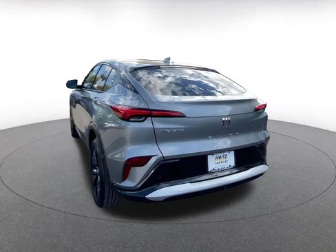 Used 2025 Buick Envista Sport Touring image 11