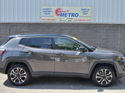 Used 2024 Jeep Compass Limited AWD/4WD image 9