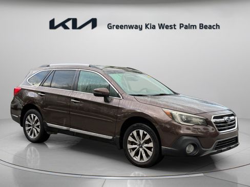 Used 2019 Subaru Outback 3.6R Touring AWD/4WD image 1
