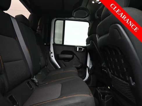 Used 2023 Jeep Gladiator Mojave w/ Trailer Tow Package image 17