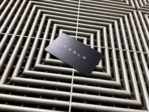 Used 2026 Tesla Model Y Long Range RWD image 10