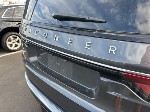 Used 2022 Jeep Wagoneer Series II image 17