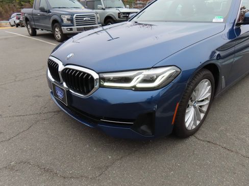 Used 2021 BMW 530i xDrive w/ Premium Package image 9