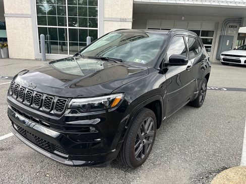 Used 2025 Jeep Compass Limited w/ High Altitude Package AWD/4WD image 2