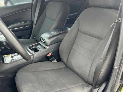 Used 2013 Dodge Charger SE image 8