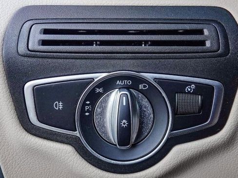 Certified 2022 Mercedes-Benz GLC 300 image 23