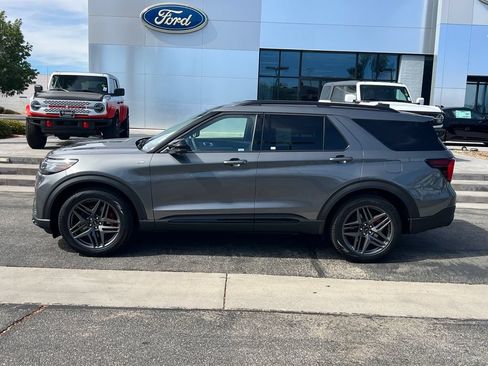 New 2026 Ford Explorer ST-Line w/ ST-Line Street Pack RWD image 3