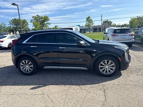 Used 2019 Cadillac XT4 Premium Luxury w/ Cold Weather Package AWD/4WD image 4