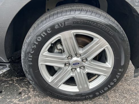 Used 2020 Ford Expedition XLT w/ Equipment Group 202A AWD/4WD image 9