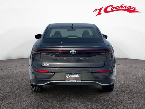 Used 2023 Toyota Crown XLE image 6