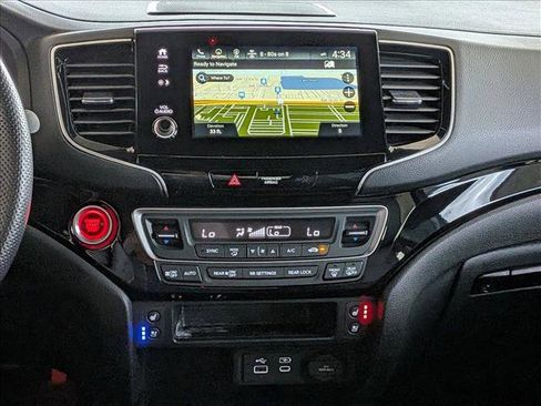 Certified 2024 Honda Passport Black Edition image 14