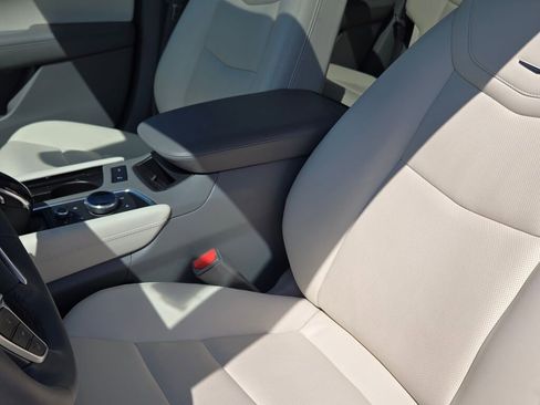 Used 2025 Cadillac XT5 Premium Luxury w/ LPO, Floor Liner Package image 30