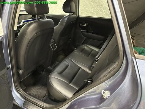 Used 2022 Kia Niro Touring Special Edition image 9