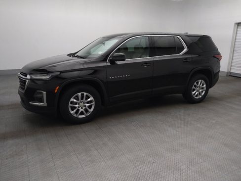 Used 2023 Chevrolet Traverse LS image 2
