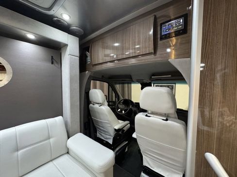 Used 2018 Mercedes-Benz Sprinter 3500 image 29