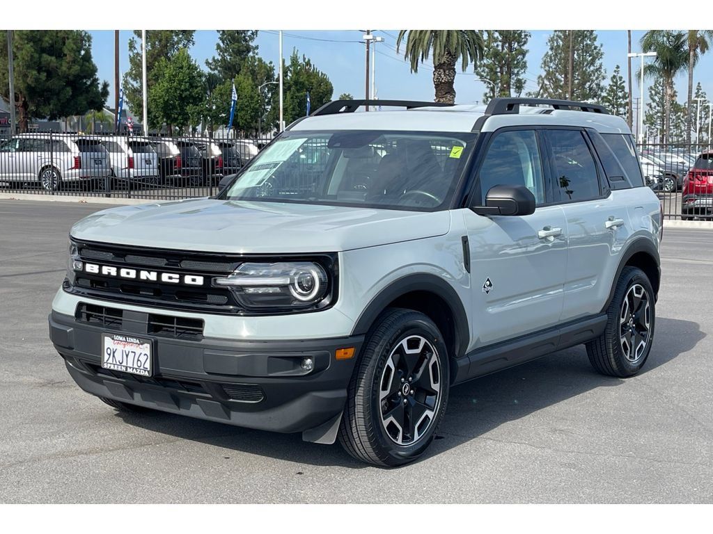 Used 2023 Ford Bronco Sport Outer Banks w/ Tech Package AWD/4WD image 2