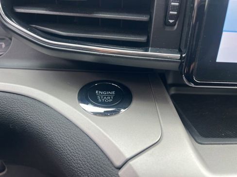 Used 2024 Ford Explorer XLT w/ Equipment Group 202A AWD/4WD image 19