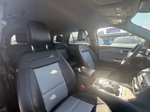 Used 2023 Ford Explorer XLT w/ Equipment Group 202A RWD image 25