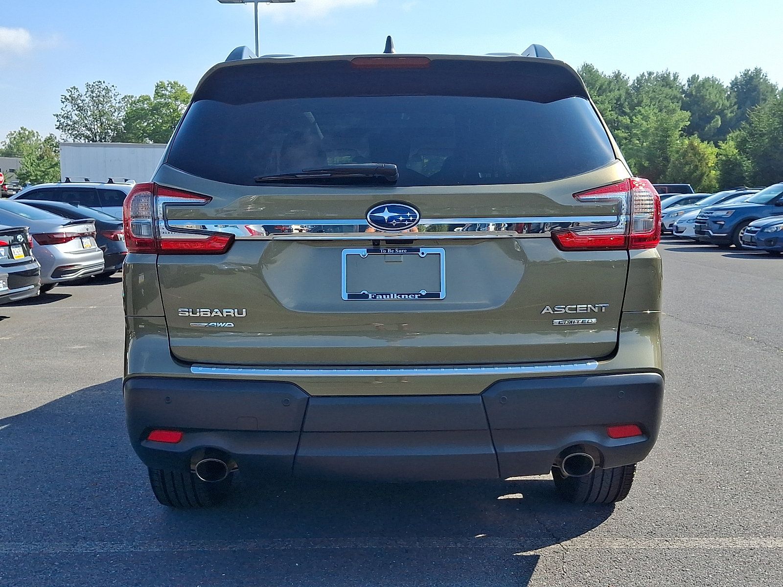 Used 2023 Subaru Ascent Limited w/ Technology Package AWD/4WD image 5