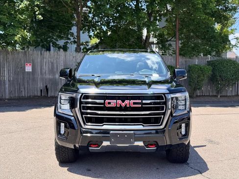 Used 2023 GMC Yukon XL AT4 w/ Technology Package AWD/4WD image 9