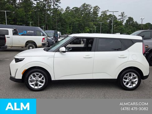 Used 2025 Kia Soul LX w/ LX Technology Package FWD image 4