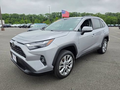 Used 2022 Toyota RAV4 XLE Premium AWD/4WD image 3