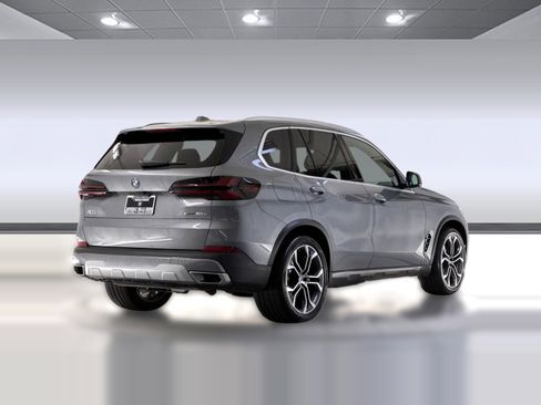 Used 2026 BMW X5 xDrive50e w/ Climate Comfort Package AWD/4WD image 8