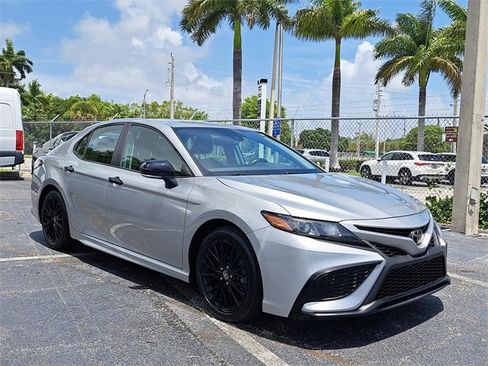 Used 2021 Toyota Camry SE w/ Convenience Package image 2