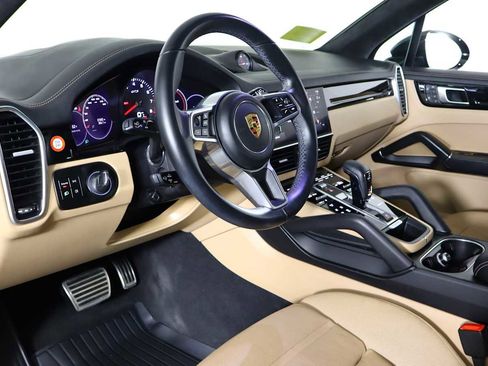 Used 2023 Porsche Cayenne GTS image 17