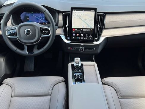 New 2026 Volvo XC90 T8 Ultra w/ Protection Package Premier AWD/4WD image 13