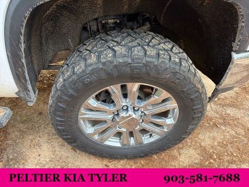 Used 2022 Chevrolet Silverado 2500 LT w/ Convenience Package image 17