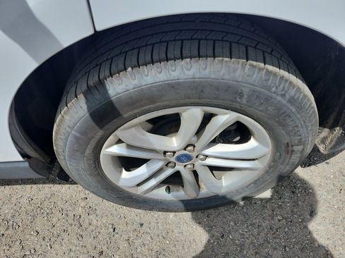 Used 2020 Ford Edge SEL image 11