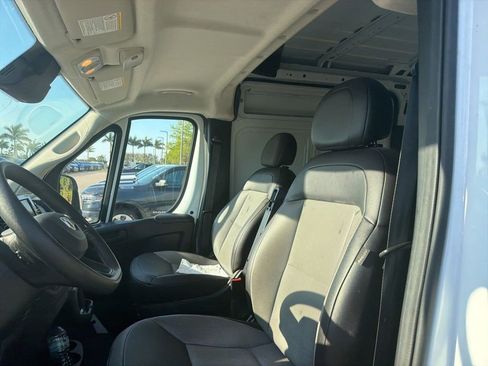 Used 2023 RAM ProMaster 2500 FWD image 5