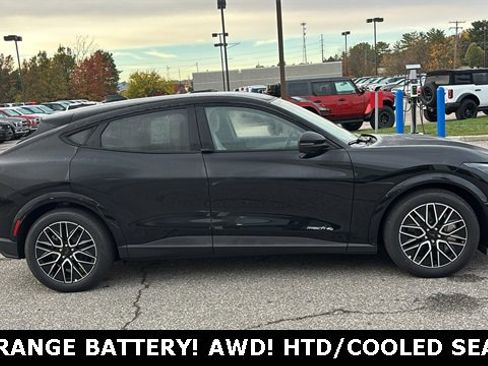 New 2025 Ford Mustang Mach-E Premium image 27