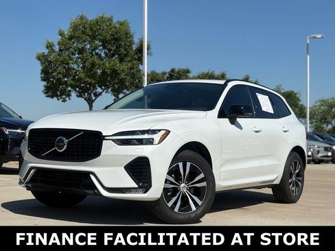 Certified 2025 Volvo XC60 B5 Core AWD/4WD image 2