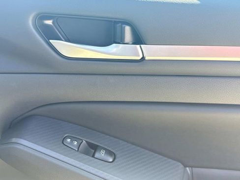 New 2026 Nissan Altima 2.5 SR image 17