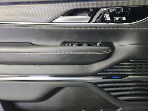 Used 2024 Jeep Grand Wagoneer Series II w/ Quick Order Packagew 28T image 22