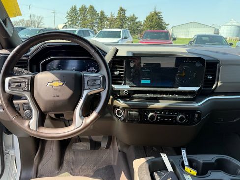 Used 2024 Chevrolet Silverado 2500 LTZ AWD/4WD image 15