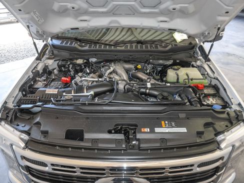 New 2026 Ford F250 XLT w/ FX4 Off-Road Package AWD/4WD image 21
