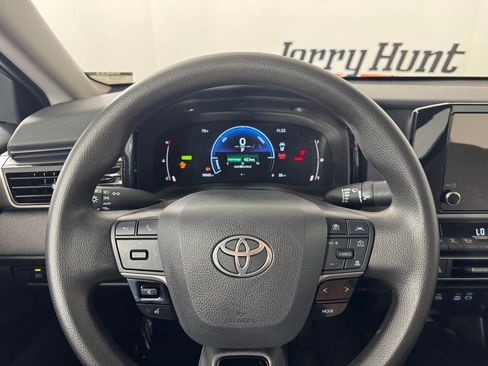 Used 2025 Toyota Camry LE FWD image 13