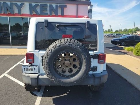 Used 2016 Jeep Wrangler Unlimited Rubicon w/ Dual Top Group AWD/4WD image 6