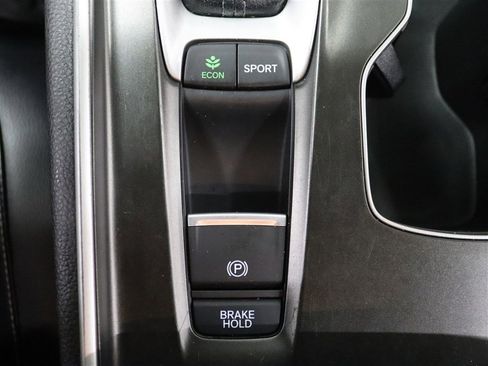 Used 2018 Honda Accord Sport image 26
