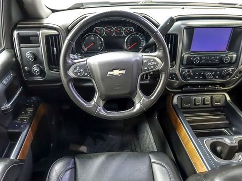 Used 2018 Chevrolet Silverado 1500 LTZ w/ Sport Package AWD/4WD image 17