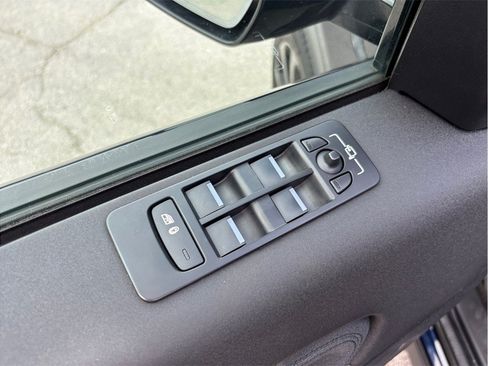 Used 2020 Land Rover Discovery Sport SE AWD/4WD image 22