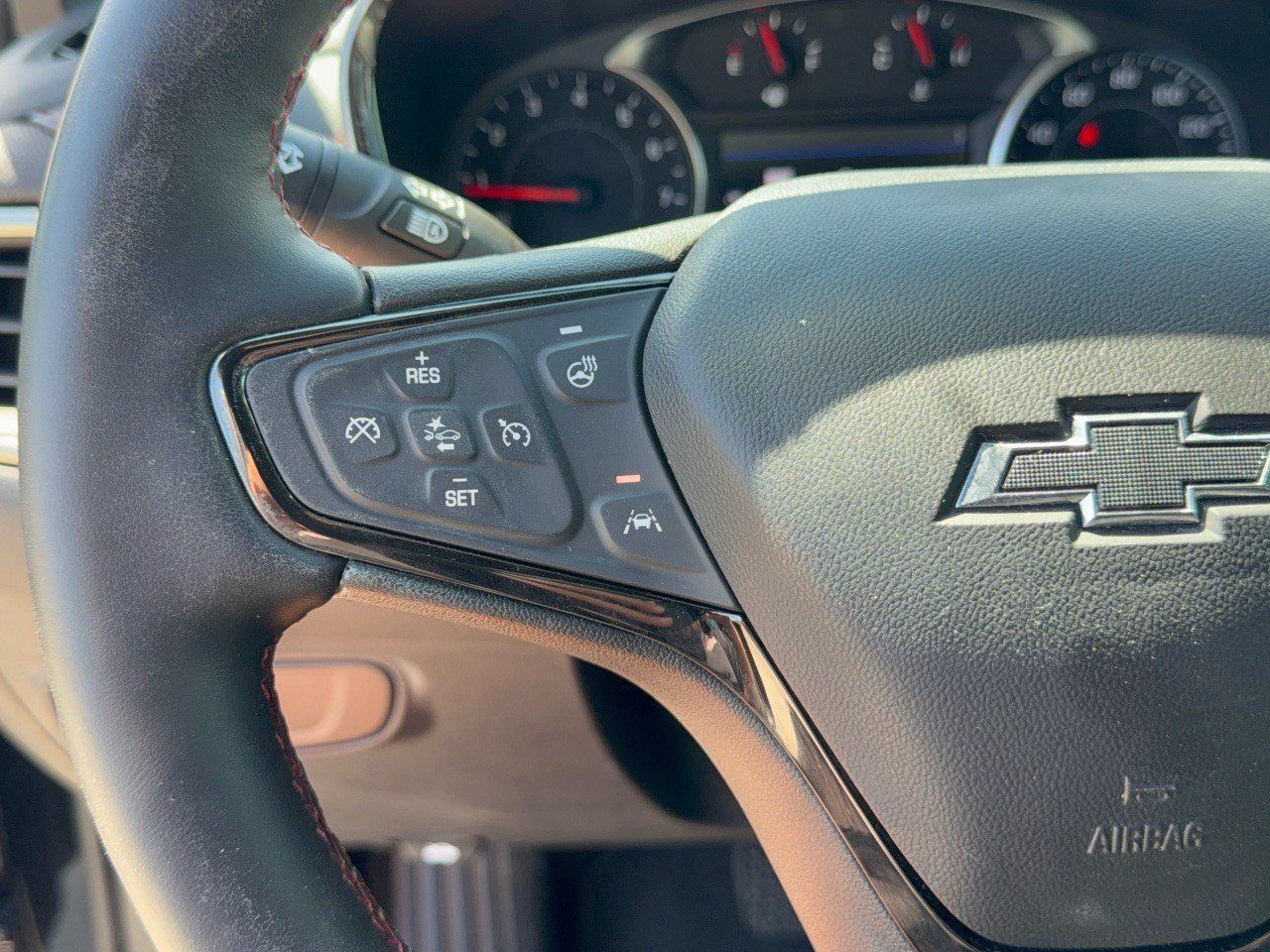 Used 2023 Chevrolet Equinox RS FWD image 18