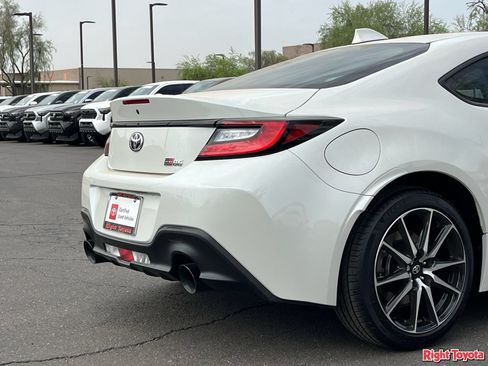 Certified 2026 Toyota GR86 w/ ALL Weather Mat Package (TMS) RWD image 12