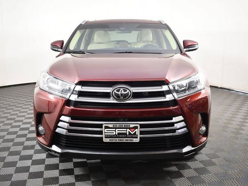Used 2017 Toyota Highlander Limited image 4