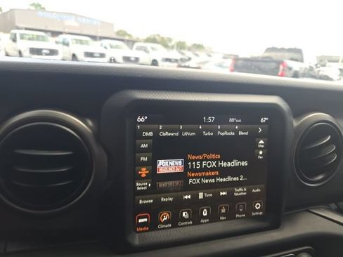 Used 2021 Jeep Wrangler Unlimited Sport AWD/4WD image 13