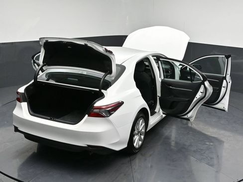 Used 2024 Toyota Camry LE image 32