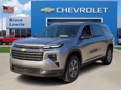 Used 2025 Chevrolet Traverse LT